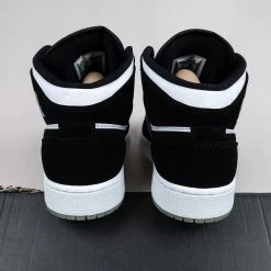 Fit Sporting Goods Air Jordan 1 Mid SE GS “Panda” White/Black-Teal Tint BQ6931-103 14 Fit Sporting Goods Air Jordan 1 Mid SE GS “Panda” White/Black-Teal Tint BQ6931-103 -Fit Sporting Goods Sales Store Air Jordan 1 Mid SE GS Panda White Black Teal Tint BQ6931 103 4