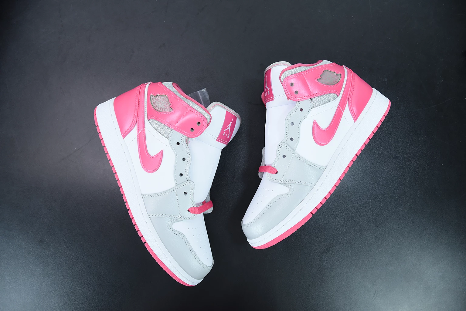 Fit Sporting Goods Air Jordan 1 Mid White/Metallic Platinum-Dynamic Pink 555112-109 For Sale 6 Fit Sporting Goods Air Jordan 1 Mid White/Metallic Platinum-Dynamic Pink 555112-109 For Sale - Image 4