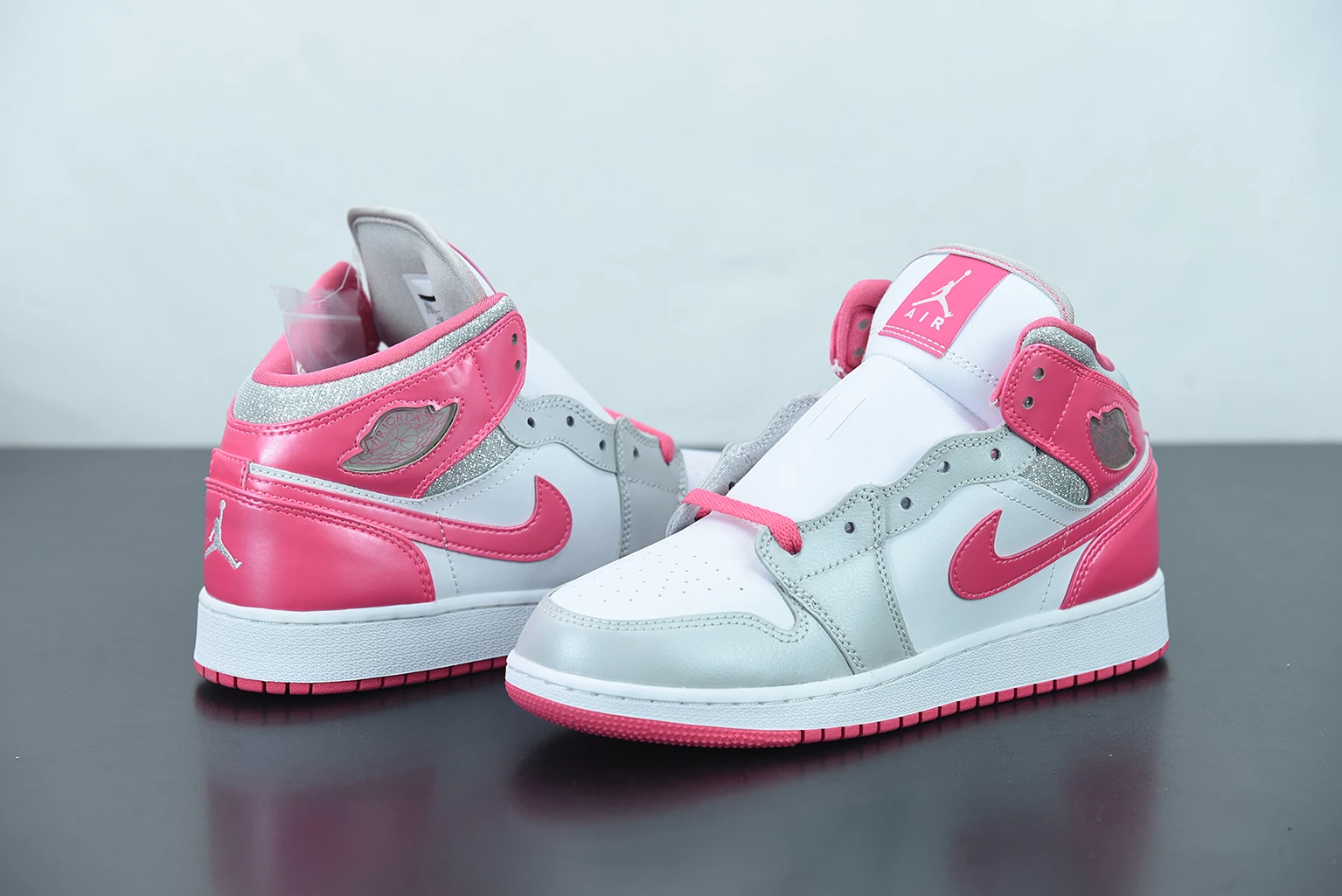 Fit Sporting Goods Air Jordan 1 Mid White/Metallic Platinum-Dynamic Pink 555112-109 For Sale 7 Fit Sporting Goods Air Jordan 1 Mid White/Metallic Platinum-Dynamic Pink 555112-109 For Sale - Image 5
